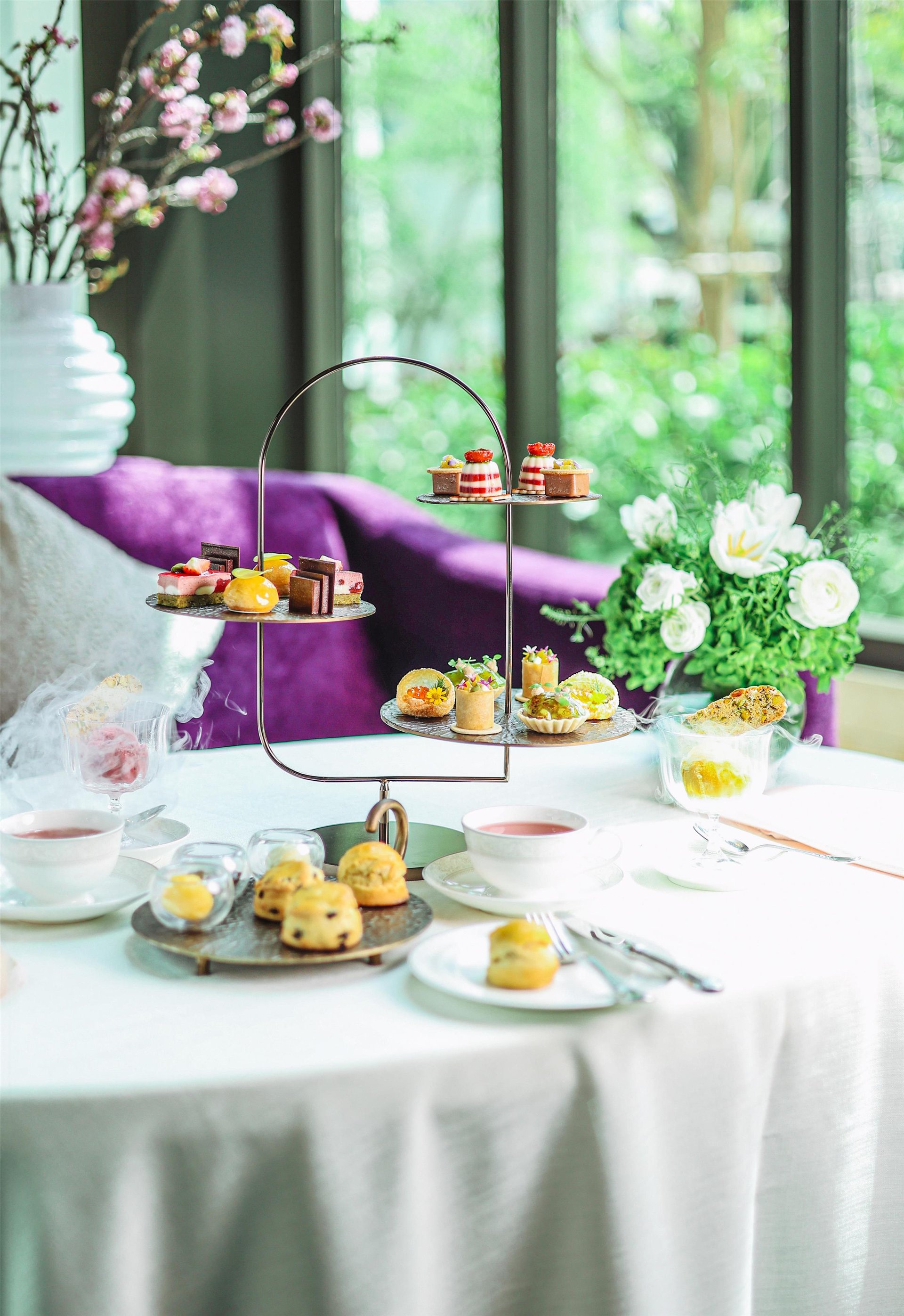 Siam Kempinski Hotel Bangkok - Hotel Coffee Shop